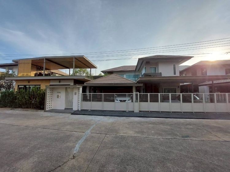 ขาย เช่าบ้านเดี่ยวหรู 2 ชั้น เนอวาน่า ไอคอน วงแหวนพระราม 9 พร้อมสนามพัตกอล์ฟ สไตล์คอร์ทยาร์ด ใกล้แฟชั่นไอส์แลนด์ ทับช้าง สะพานสูง