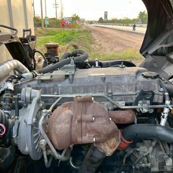 ้รถหกล้อตู้สิบบาน ปี 56 เครื่อง 240 แรง รูปที่ 15