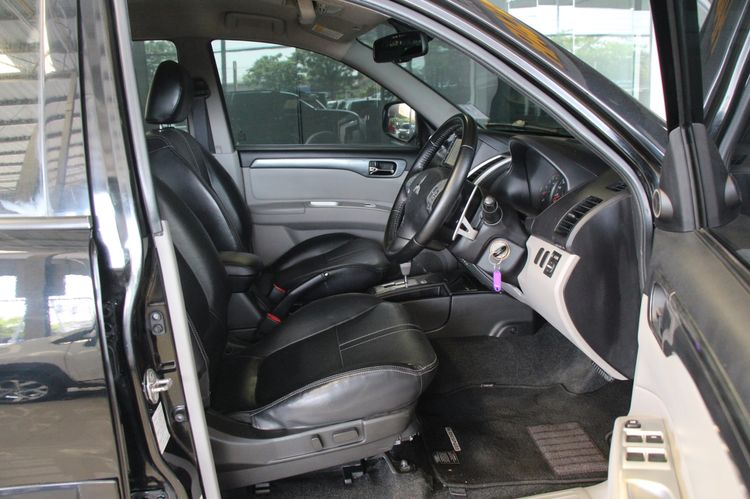 Mitsubishi Pajero Sport 2014 2.5 GT Utility-car ดีเซล ไม่ติดแก๊ส เกียร์อัตโนมัติ ดำ รูปที่ 3