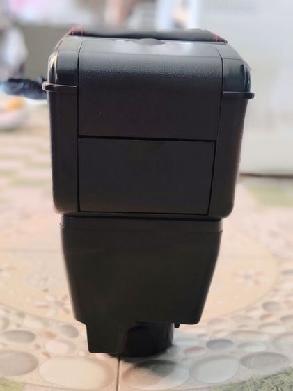 ขายที่พักแขนสีดำ ด้ายแดง Toyota Yaris ปี 2014-2016 สภาพสวย รูปที่ 4