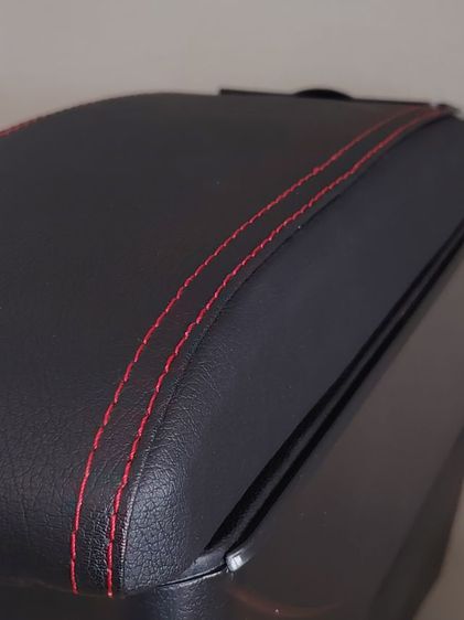 ขายที่พักแขนสีดำ ด้ายแดง Toyota Yaris ปี 2014-2016 สภาพสวย รูปที่ 13