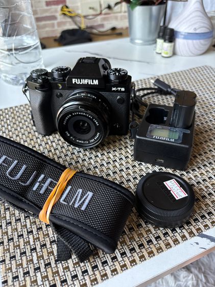 กล้องคอมแพค Fujifilm XT-5 + XF 18mm f.2