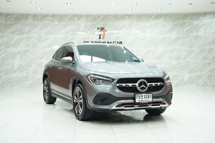 รถ Mercedes-Benz GLA-Class GLA200 สี บรอนซ์เงิน