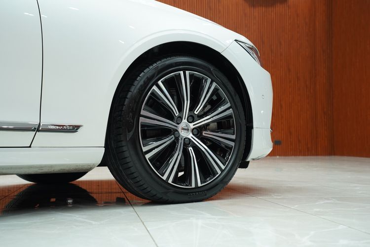 Volvo S90 2022 2.0 T8 Inscription 4WD Sedan เบนซิน เกียร์อัตโนมัติ ขาว รูปที่ 4