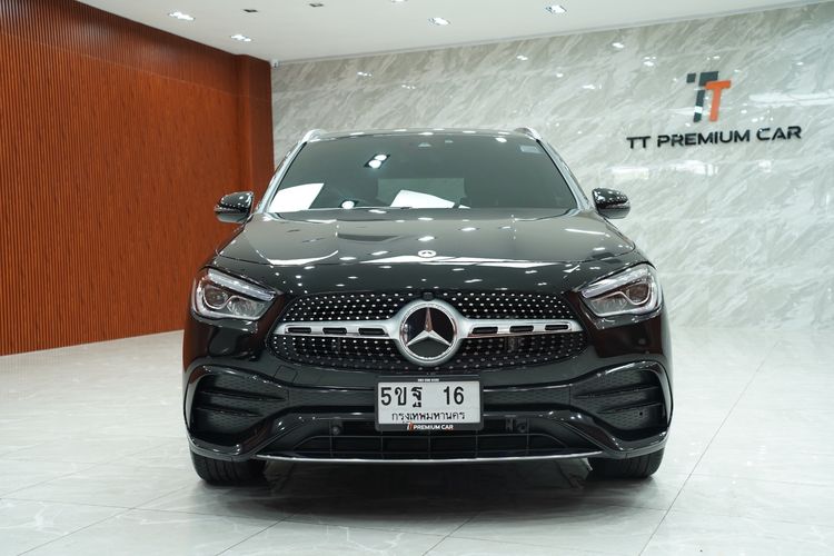 Mercedes-Benz CLA-Class 2024 CLA200 Utility-car เบนซิน เกียร์อัตโนมัติ ดำ รูปที่ 2