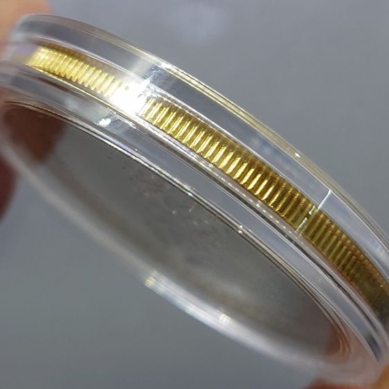 เหรียญที่ระลึกเฉลิมพระเกียรติ พระชนมพรรษา 88 พรรษา รัชกาลที่9 เนื้อเงินขัดเงาเคลือบทองคำแท้บางส่วน พร้อมกล่องเดิม อุปกรณ์ครบ รูปที่ 4