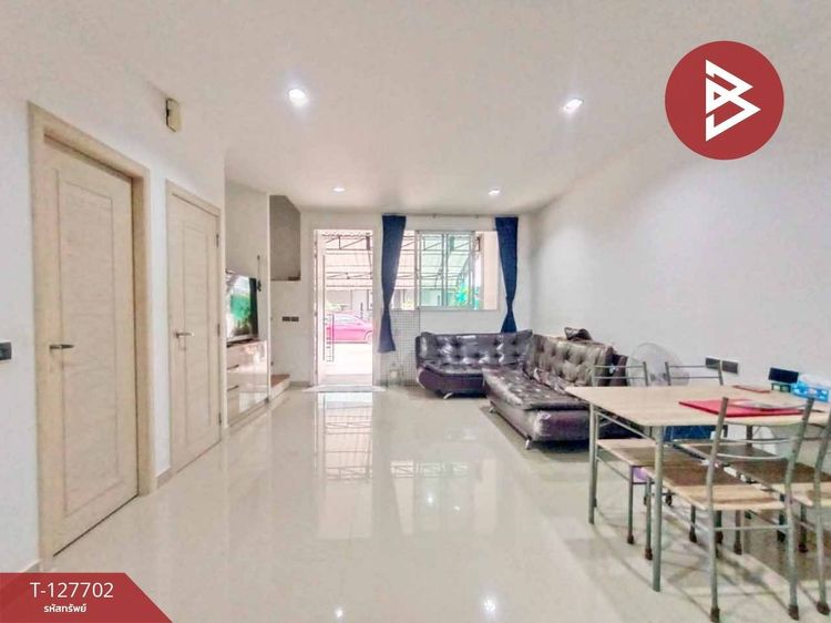 อื่นๆ มีบางส่วน 2018 ทาวน์โฮม บ้านที่อากาศถ่ายเทดี ไม่รู้สึกอึดอัด Nova lux ประชาอุทิศ 131 พื้นที่ 3 ชั้น ประชาอุทิศ 131 รูปที่ 3