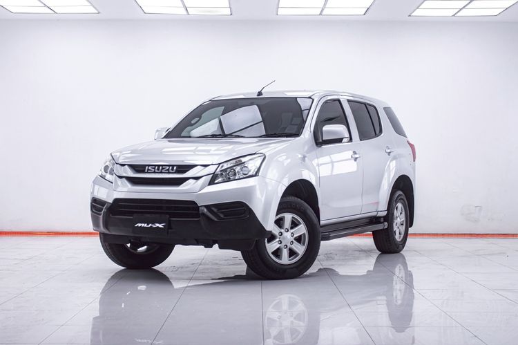 รถ Isuzu MU-X 1.9 สี เทา