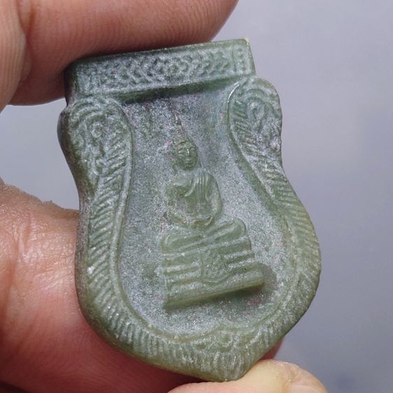 พระพุทธโสธร เนื้อหยก พิมพ์เสมา ด้านหลังพระมีโค๊ตแผ่นทองคำแท้ รุ่นประวัติศาสตร์ วัดโสธรวรารามวรวิหาร พ.ศ.2543 พร้อมกล่องเดิม รูปที่ 5