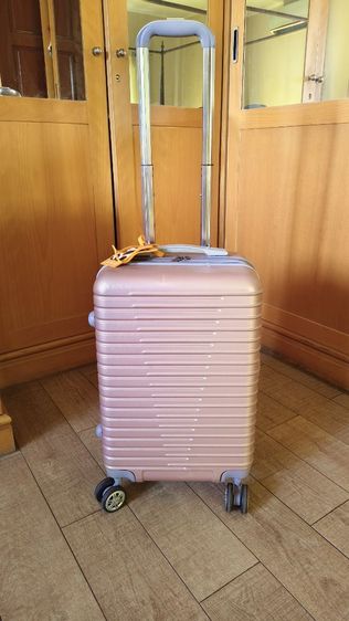 กระเป๋าเดินทาง 