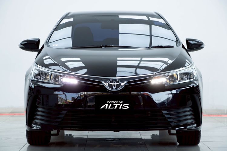 Toyota Altis 2018 1.6 G Sedan เบนซิน ไม่ติดแก๊ส เกียร์อัตโนมัติ ดำ รูปที่ 4