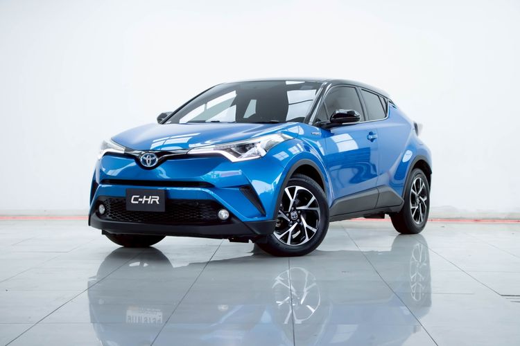 รถ Toyota C-HR 1.8 HV Mid สี น้ำเงิน