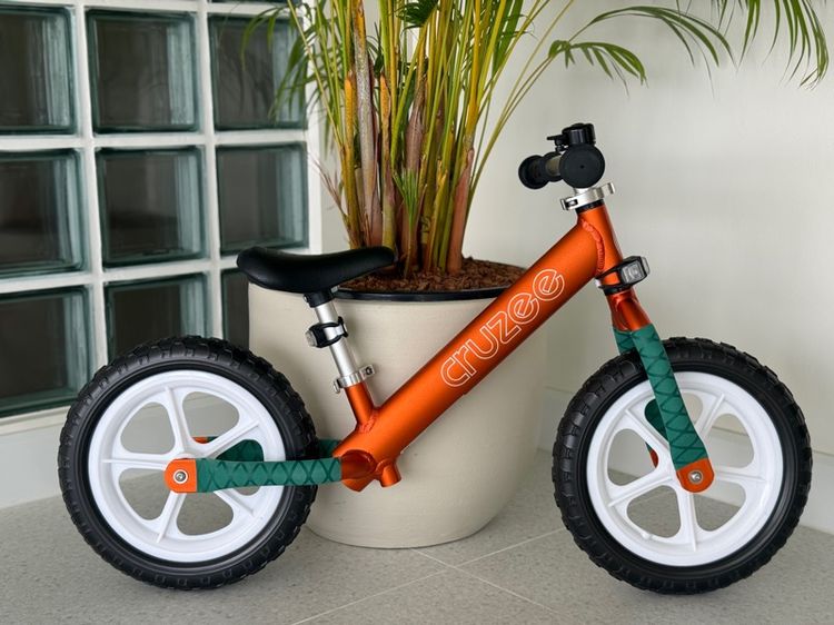 Cruzee รถขาไถอลูมิเนียม สี Opal (สีส้ม) สภาพใหม่