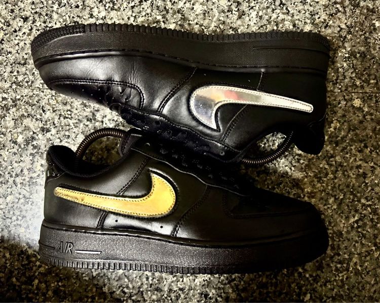 Nike Air Force 1 Black Metallic Gold Removable Swoosh Pack เบอร์42
