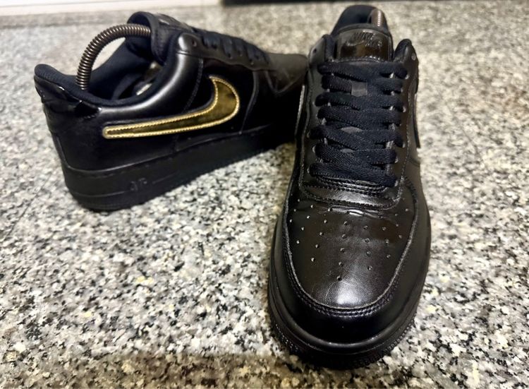 Nike Air Force 1 Black Metallic Gold Removable Swoosh Pack เบอร์42 รูปที่ 2