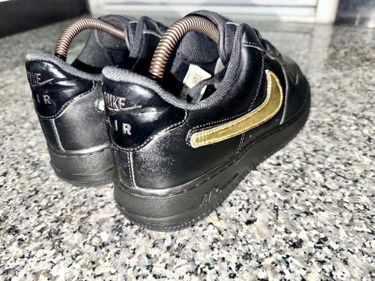 Nike Air Force 1 Black Metallic Gold Removable Swoosh Pack เบอร์42 รูปที่ 4