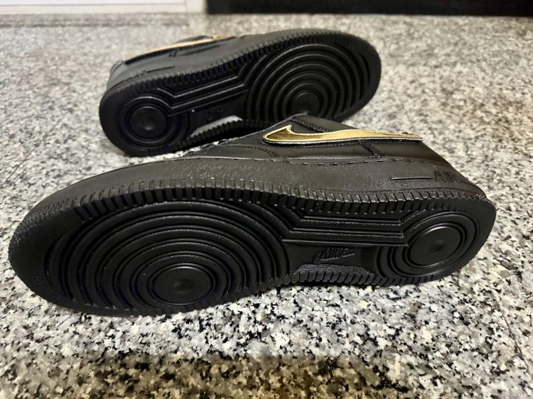 Nike Air Force 1 Black Metallic Gold Removable Swoosh Pack เบอร์42 รูปที่ 5
