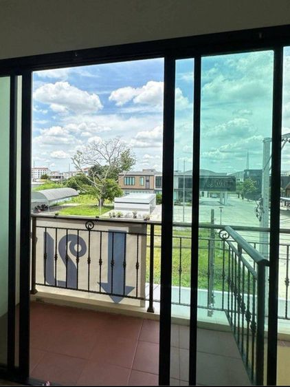 ทาวน์โฮม 3 ชั้น สร้างใหม่ หลังใหญ่  3 ห้องนอน 4 ห้องน้ำ รูปที่ 4