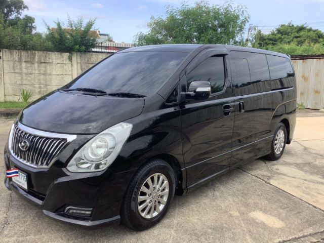 Hyundai H-1  2017 2.5 Elite Van ดีเซล ไม่ติดแก๊ส เกียร์อัตโนมัติ ดำ รูปที่ 3