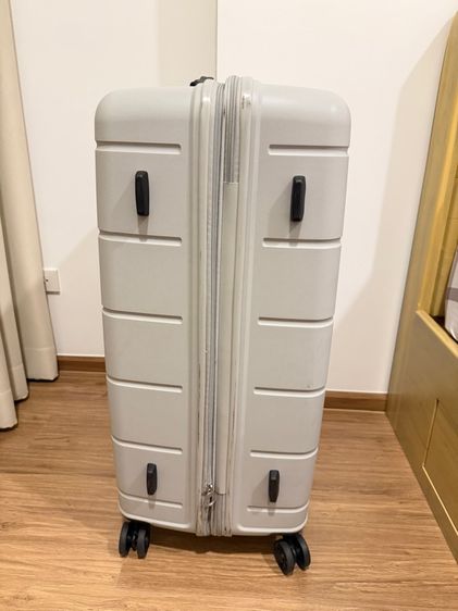 กระเป๋าเดินทาง american tourister แท้ รูปที่ 4