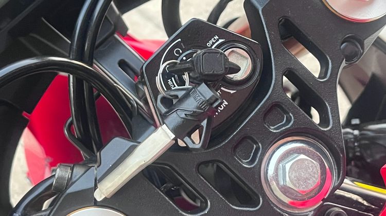   R15 M ABS ปี 22 ไมล์ 1016 km. รูปที่ 14