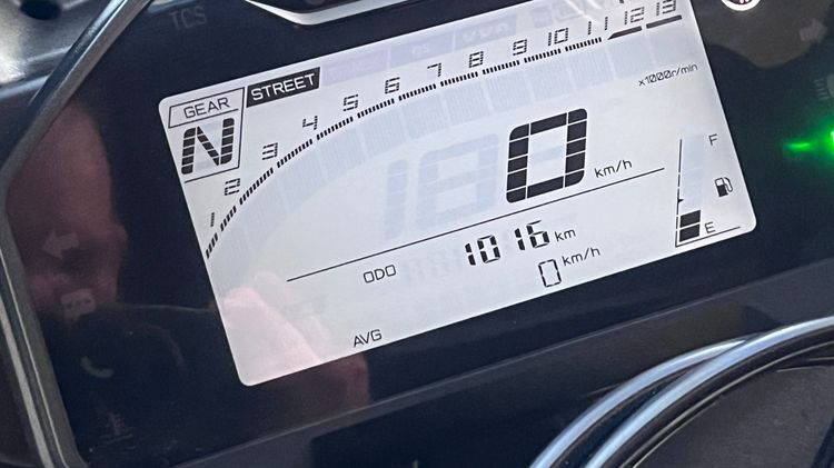   R15 M ABS ปี 22 ไมล์ 1016 km. รูปที่ 3