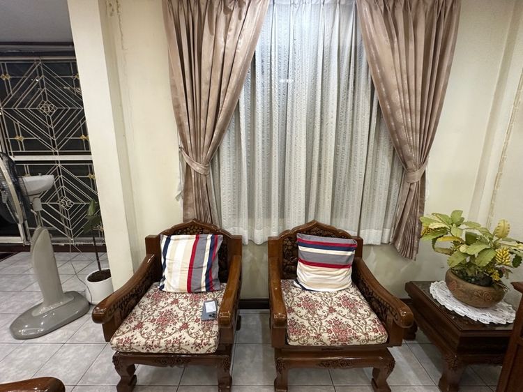 ชุดแกะสลัก เก้าอี้พร้อมโต๊ะกลางเป็นแกะสลักทั้งหมด รูปที่ 4