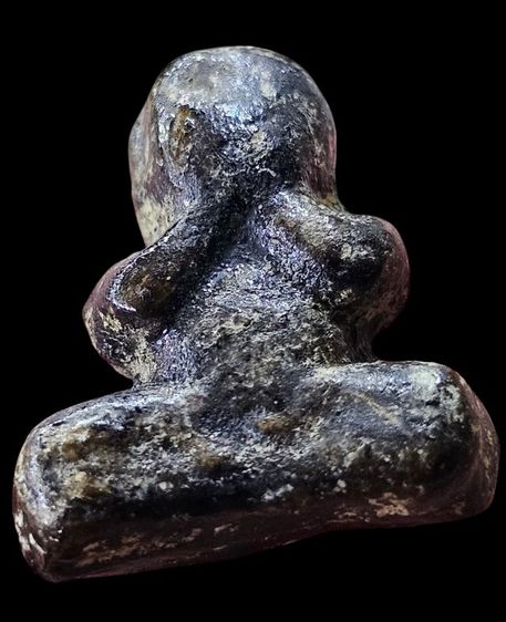 พระปิดตา หลวงปู่กลิ่น วัดสะพานสูง พิมพ์นิยมเข่ากว้าง 2 จุด รูปที่ 3