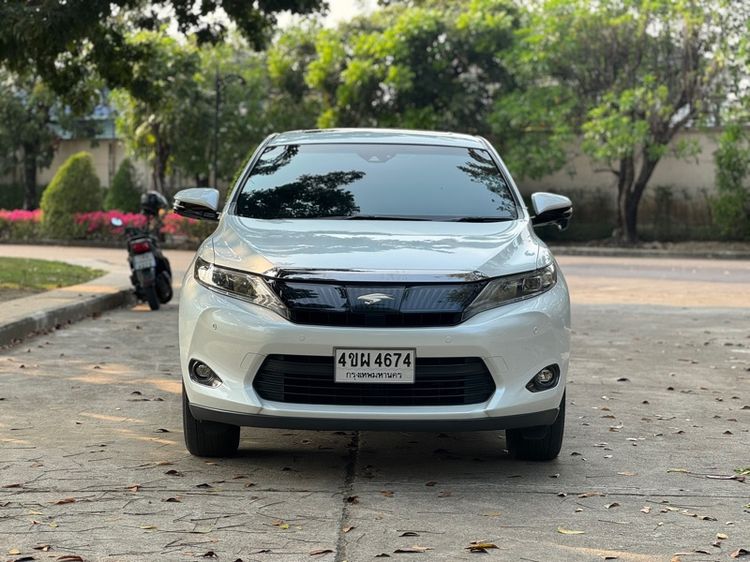 รถ Toyota Harrier 2.5 Hybrid สี ขาว