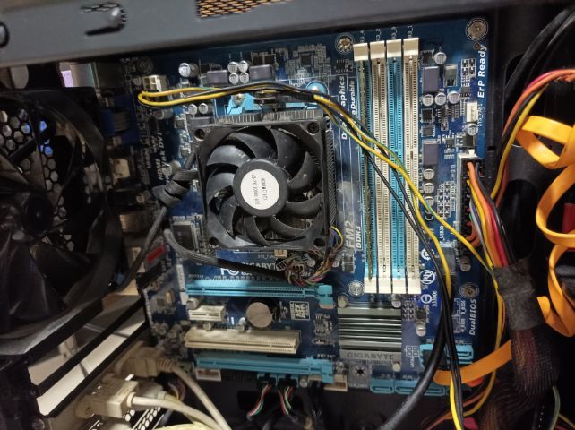 ปล่อยให้ไปใช้กันครับ AMD A8  ram 8 hd 760 GB. ATI  การ์ดจอ รูปที่ 5