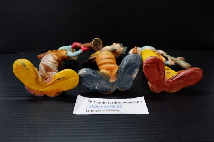 ตุ๊กตาตัวตลกเรซินหล่อแบบวินเทจขนาด 5 นิ้ว 3 ชิ้น เพ้นท์มือ รูปทรงเครื่องดนตรี ผลิตในอิตาลี 990 บาท รูปที่ 6