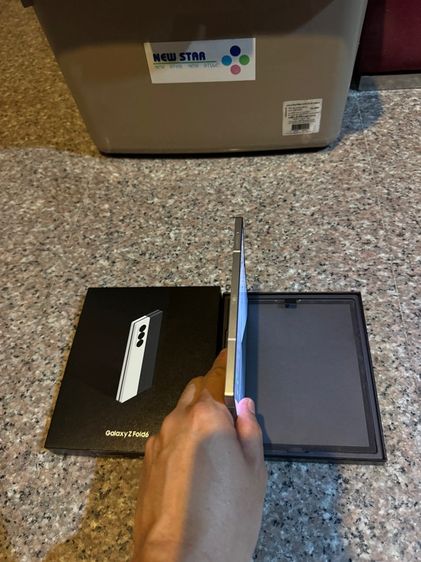 ขายSamsungFold6สีหายากWhite Shadow256กิ๊กมีกล่องอีมี่ตรงสูนTrueจอกางสุดสวยๆหายากใช้งานดีถูกๆ รูปที่ 5