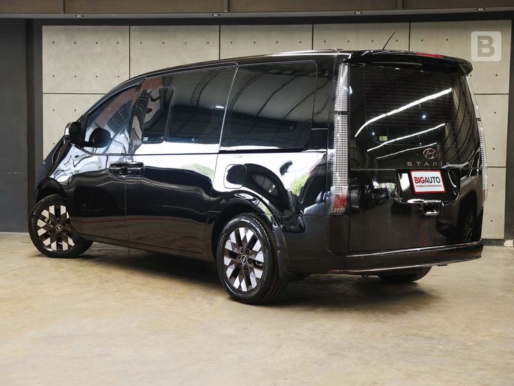 Hyundai Staria 2023 2.2 Premium with sunroof Van ดีเซล ไม่ติดแก๊ส เกียร์อัตโนมัติ ดำ รูปที่ 3