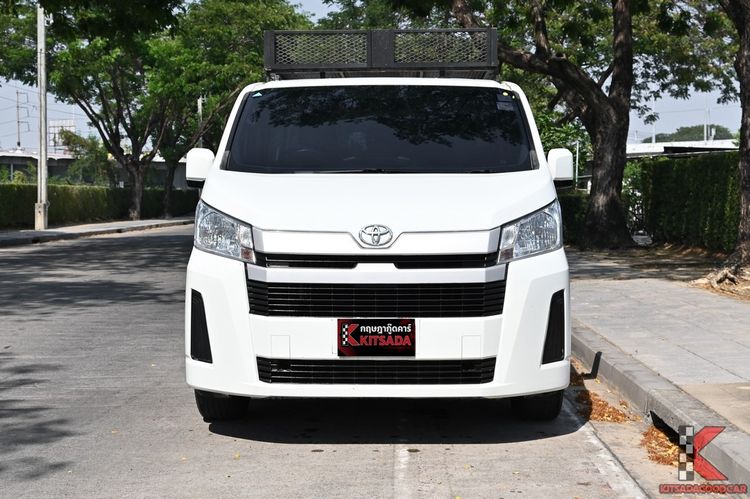 Toyota Hiace 2020 2.8 economy Van ดีเซล ไม่ติดแก๊ส เกียร์ธรรมดา ขาว รูปที่ 2