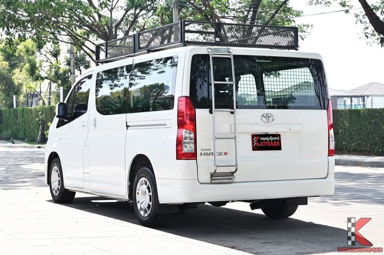 Toyota Hiace 2020 2.8 economy Van ดีเซล ไม่ติดแก๊ส เกียร์ธรรมดา ขาว รูปที่ 3