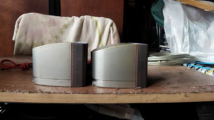 ลำโพงลูกเต๋า Microlab ริมแดงเสียงออกปกติ