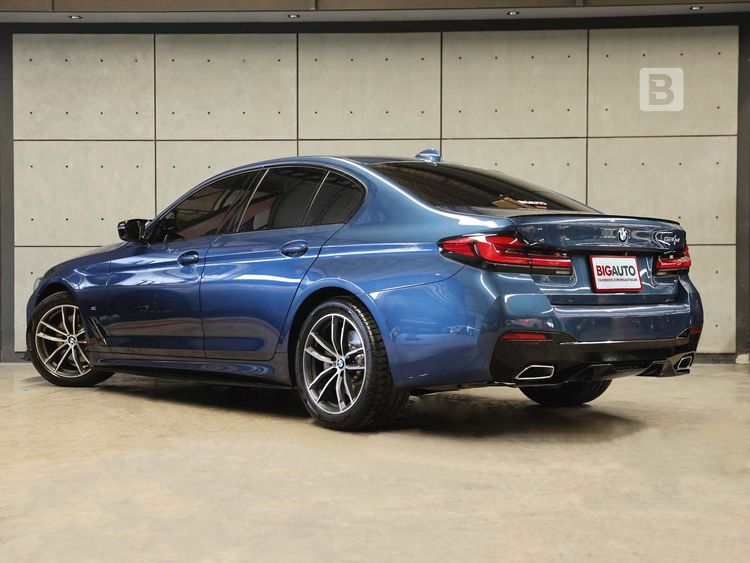 BMW Series 5 2022 520d Sedan ดีเซล ไม่ติดแก๊ส เกียร์อัตโนมัติ น้ำเงิน รูปที่ 3