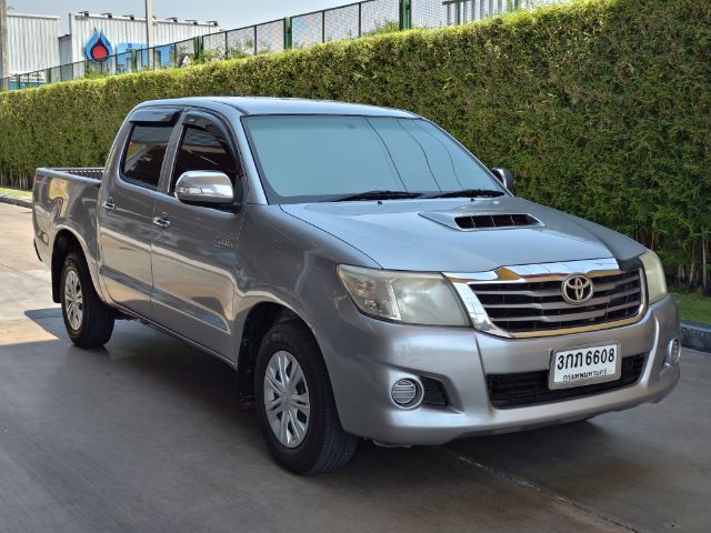 รถ Toyota Hilux Vigo 2.5 J สี บรอนซ์เงิน