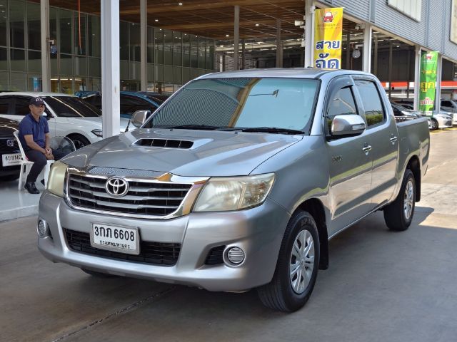 Toyota Hilux Vigo 2014 2.5 J Pickup เบนซิน ไม่ติดแก๊ส เกียร์ธรรมดา บรอนซ์เงิน รูปที่ 3