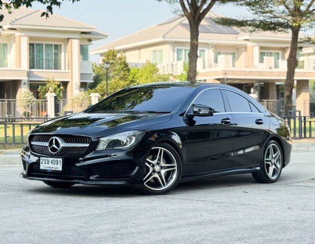 Mercedes-Benz CLA-Class 2016 CLA250 AMG Sedan เบนซิน ไม่ติดแก๊ส เกียร์อัตโนมัติ ดำ รูปที่ 4
