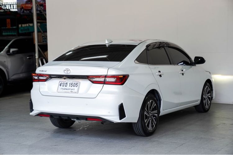 Toyota Yaris ATIV 2023 1.2 Premium Sedan เบนซิน ไม่ติดแก๊ส เกียร์อัตโนมัติ ขาว รูปที่ 4