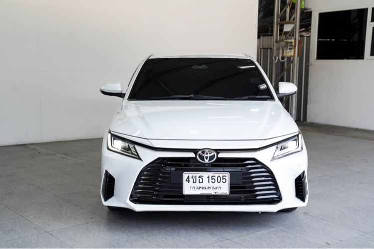 รถ Toyota Yaris ATIV 1.2 Premium สี ขาว