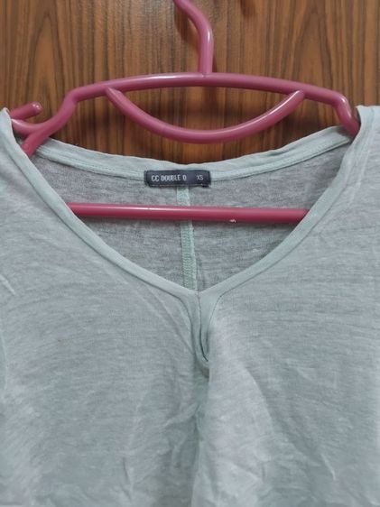 CC Double O เสื้อยืดคอวี สีเขียวพาสเทล แขนระบายสุดน่ารัก ไซส์ XS รูปที่ 3