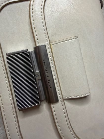 กระเป๋า charles and keith รูปที่ 2