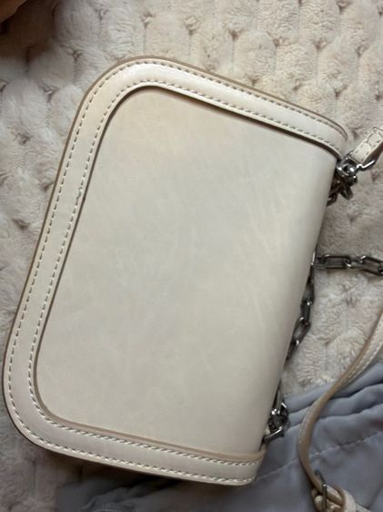 กระเป๋า charles and keith รูปที่ 4