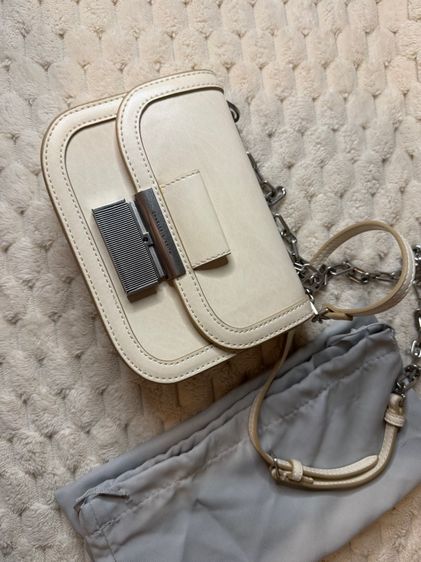 กระเป๋า charles and keith