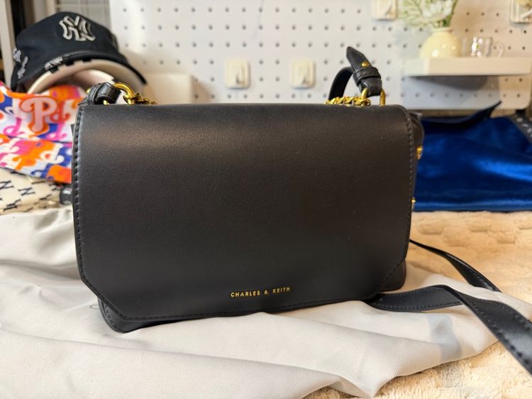 กระเป๋า charles and keith
