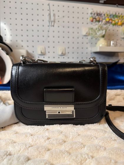 กระเป๋า charles and keith