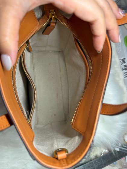 กระเป๋า MCM รูปที่ 8