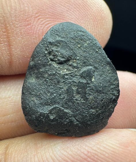 พระผงกระดูกผี กลีบบัวคลุกรัก วัดบูรพ์ โคราช  ปี 2480 รูปที่ 3